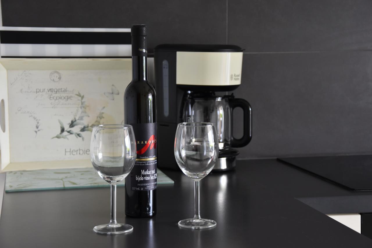Appartamento Paris Njivice